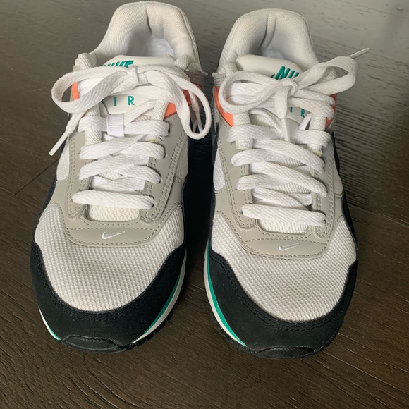 Nike Air women’s 6.5. EUC - Picture 2 of 9